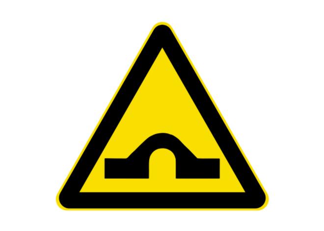 窄桥和窄路标志图片